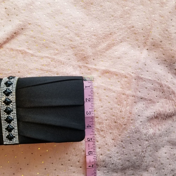 Formal Handbag/Clutch - Picture 6 of 8